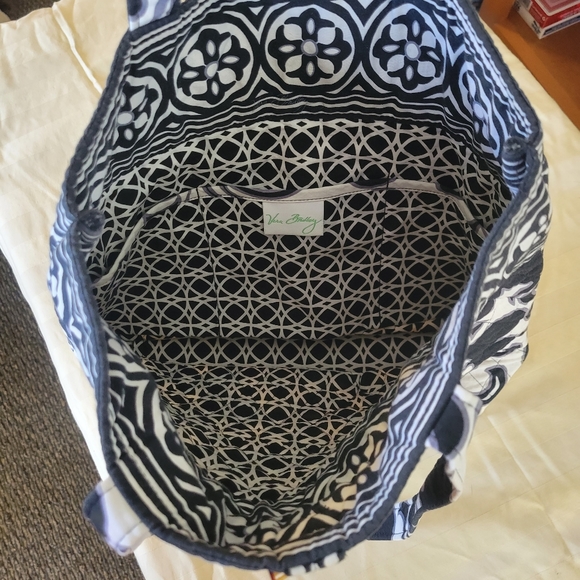 Vera Bradley Shoulder Purse B&W - Picture 2 of 4